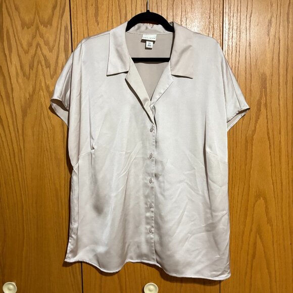 Ava & Viv Target satin short sleeve button down shirt size XXL - Picture 2 of 6